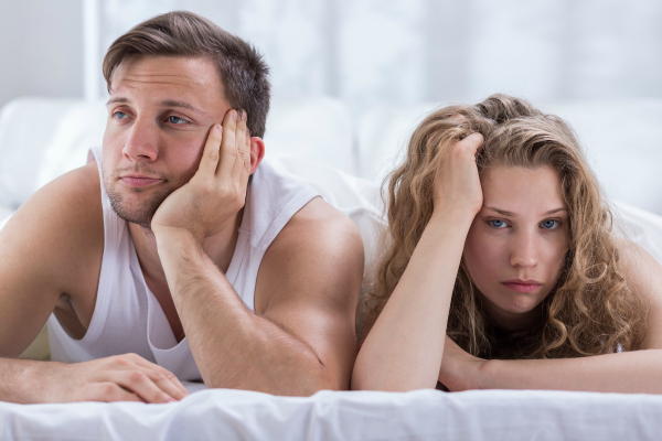 What is hypoactive sexual desire disorder (HSDD) in women? What causes it?